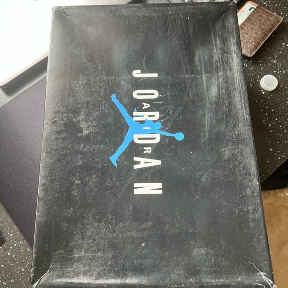 Size 11 - Picture 2 of 15